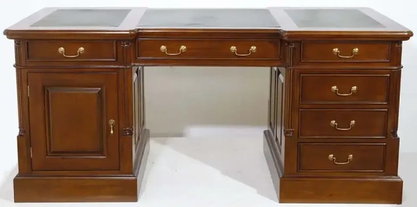 Письменный двухтумбовый стол  